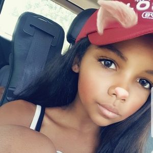 Meet your Posher, Arlisa