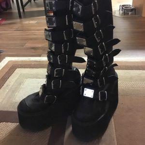 Demonia trinity boots