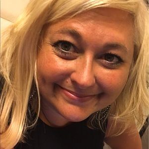 Meet your Posher, Cari