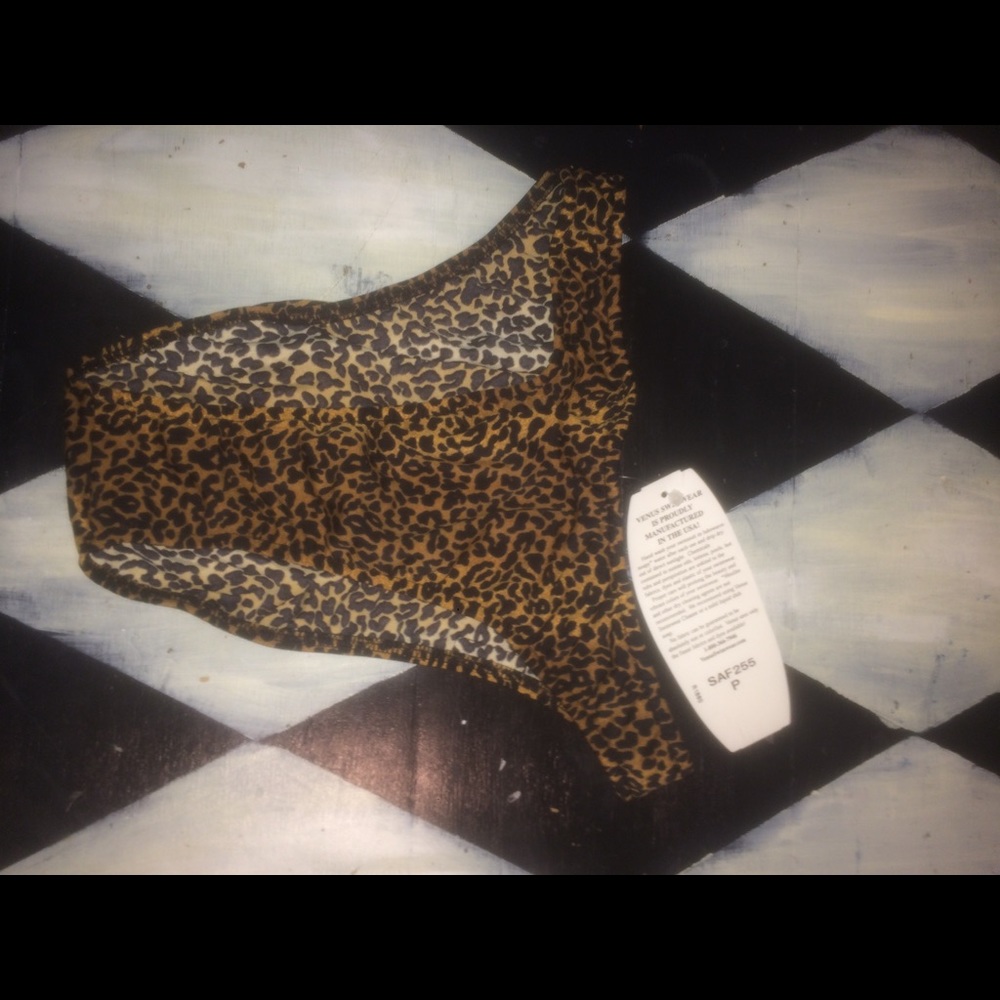 Cute and cheetah bottoms for females and males