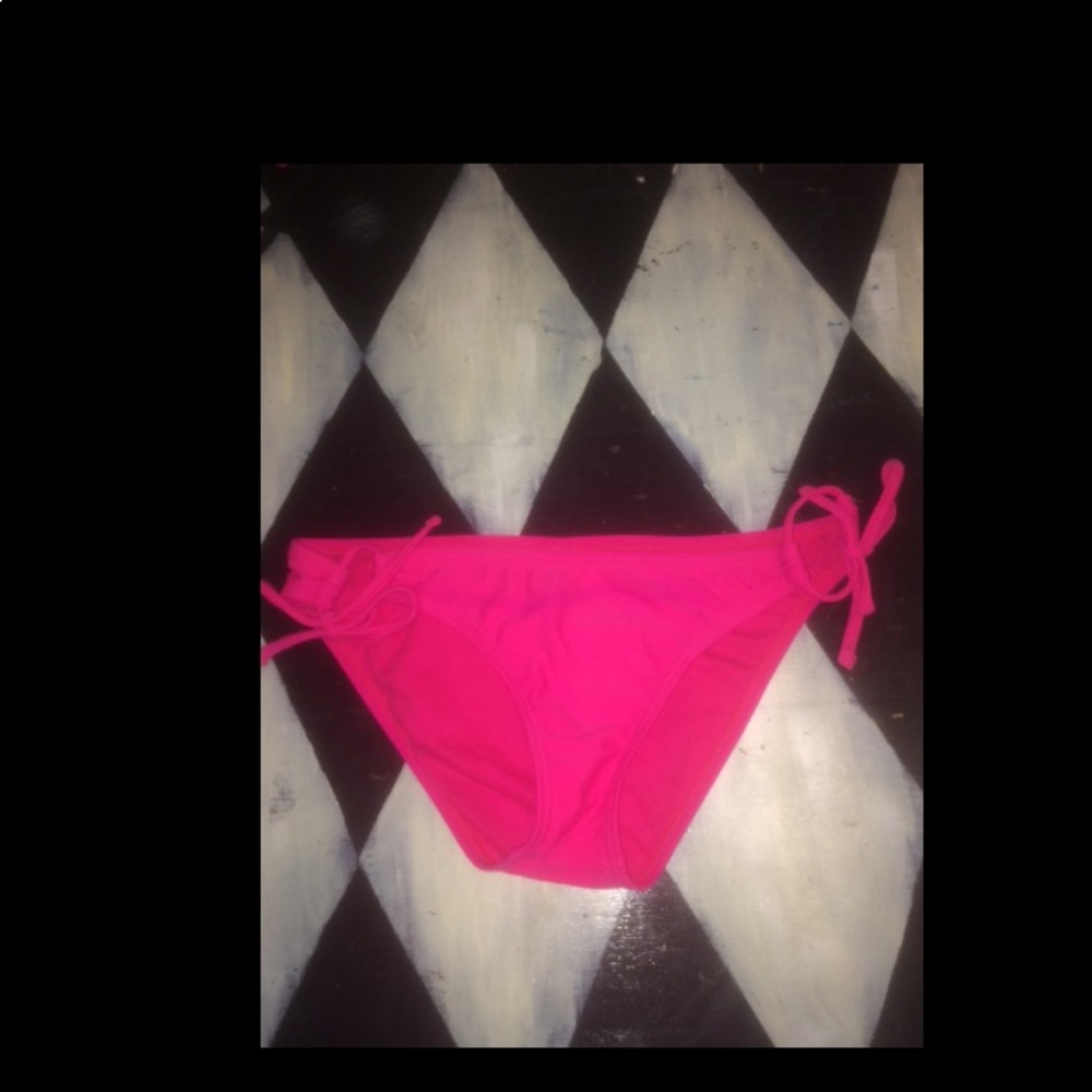 very cute pink swim bottoms