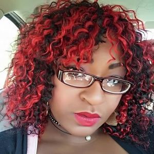 Meet your Posher, Deandra