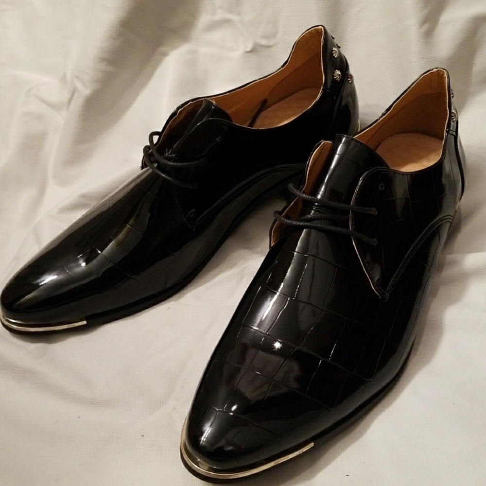 Dress shoes