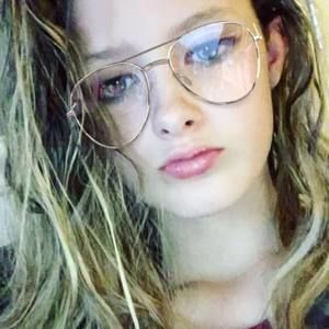 Meet your Posher, Nikole