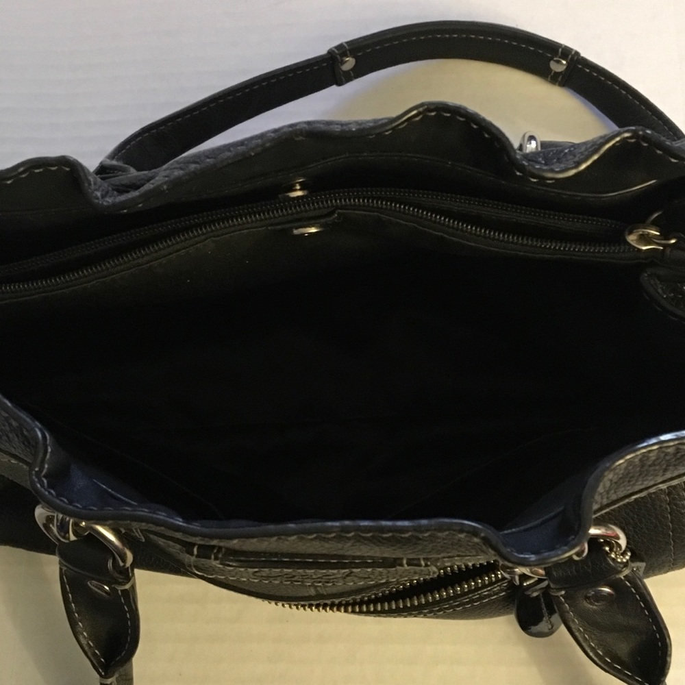 Authentic Coach black handbag - Picture 4 of 8