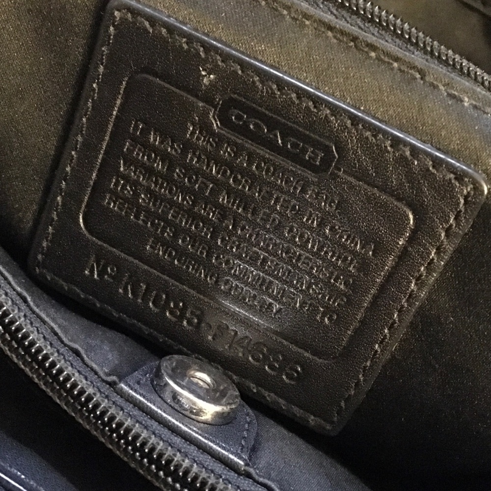Authentic Coach black handbag - Picture 8 of 8