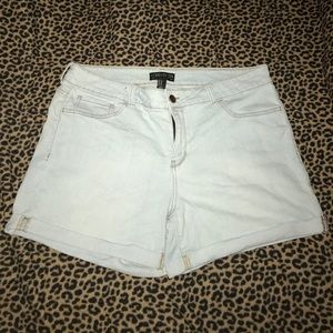 Forever21 plus size light wash shorts size 18