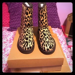 NEW authentic Ugg Cheetah boots women's size 10