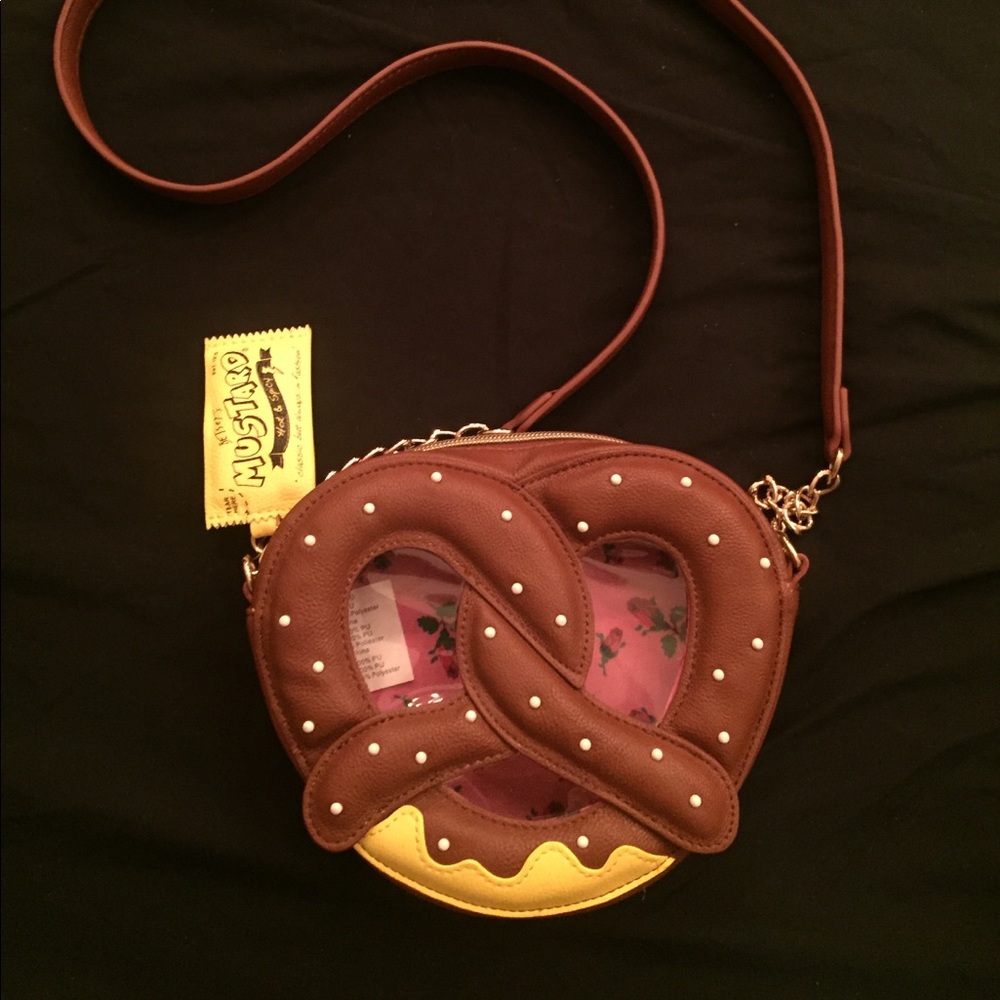 Pretzel crossbody