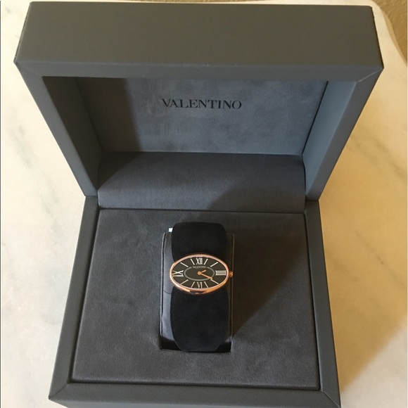 Valentino watch - Picture 2 of 4