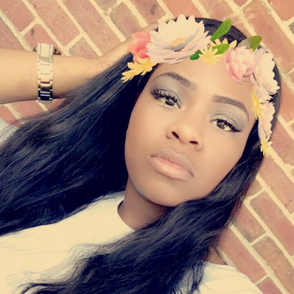 Meet your Posher, Latisha