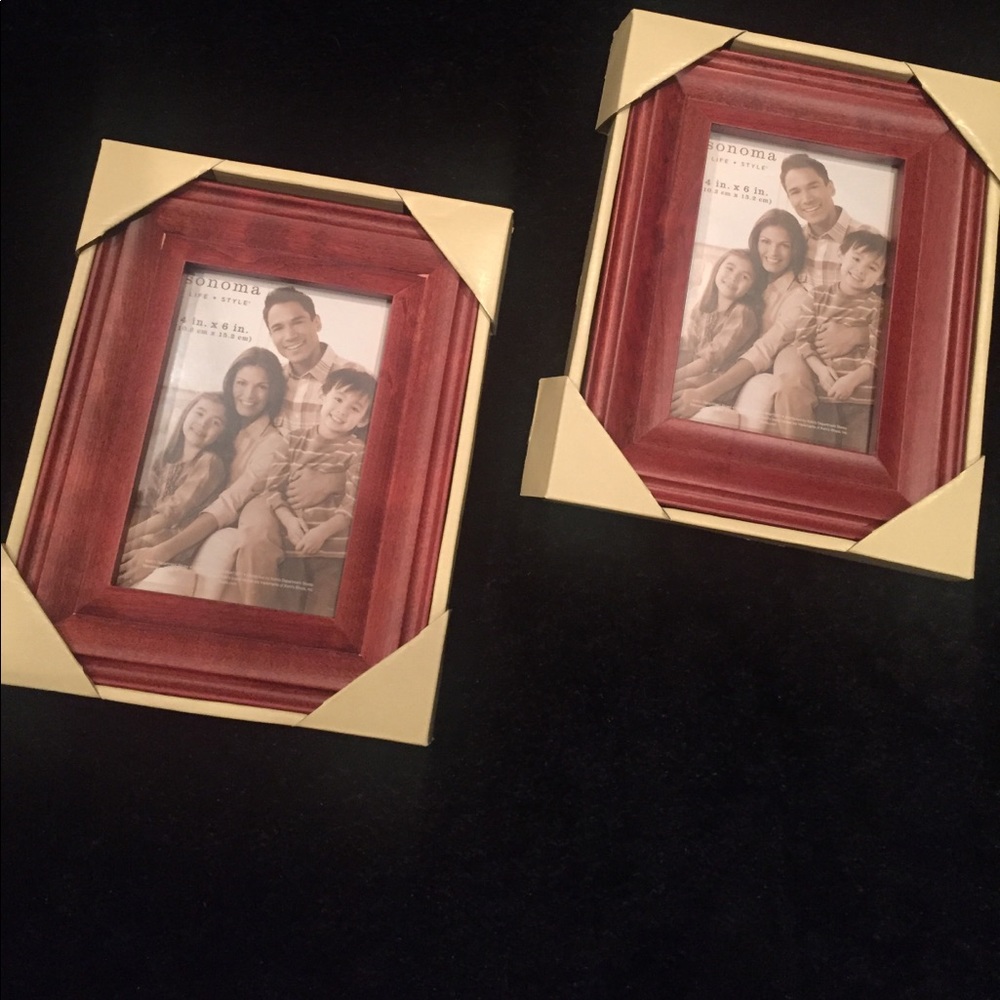 Set of 2 wooden photo frames