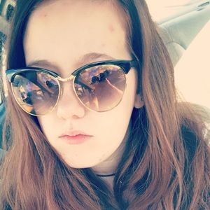 Meet your Posher, Sierra