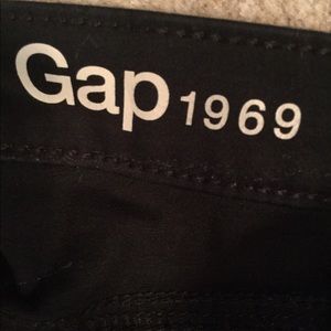 Black Gap jeans - size 28R true skinny high rise!