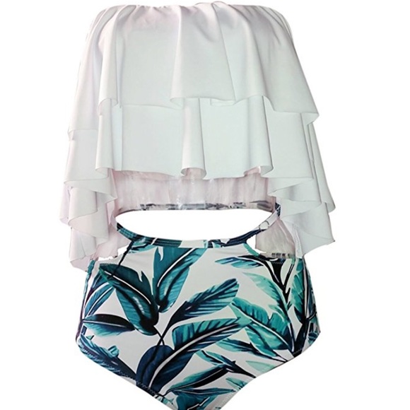 Kelly green swimsuit - Picture 3 of 3