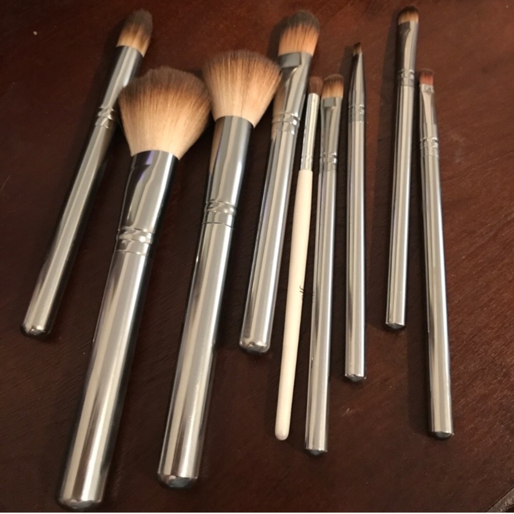 Makeup brush bundle 💕