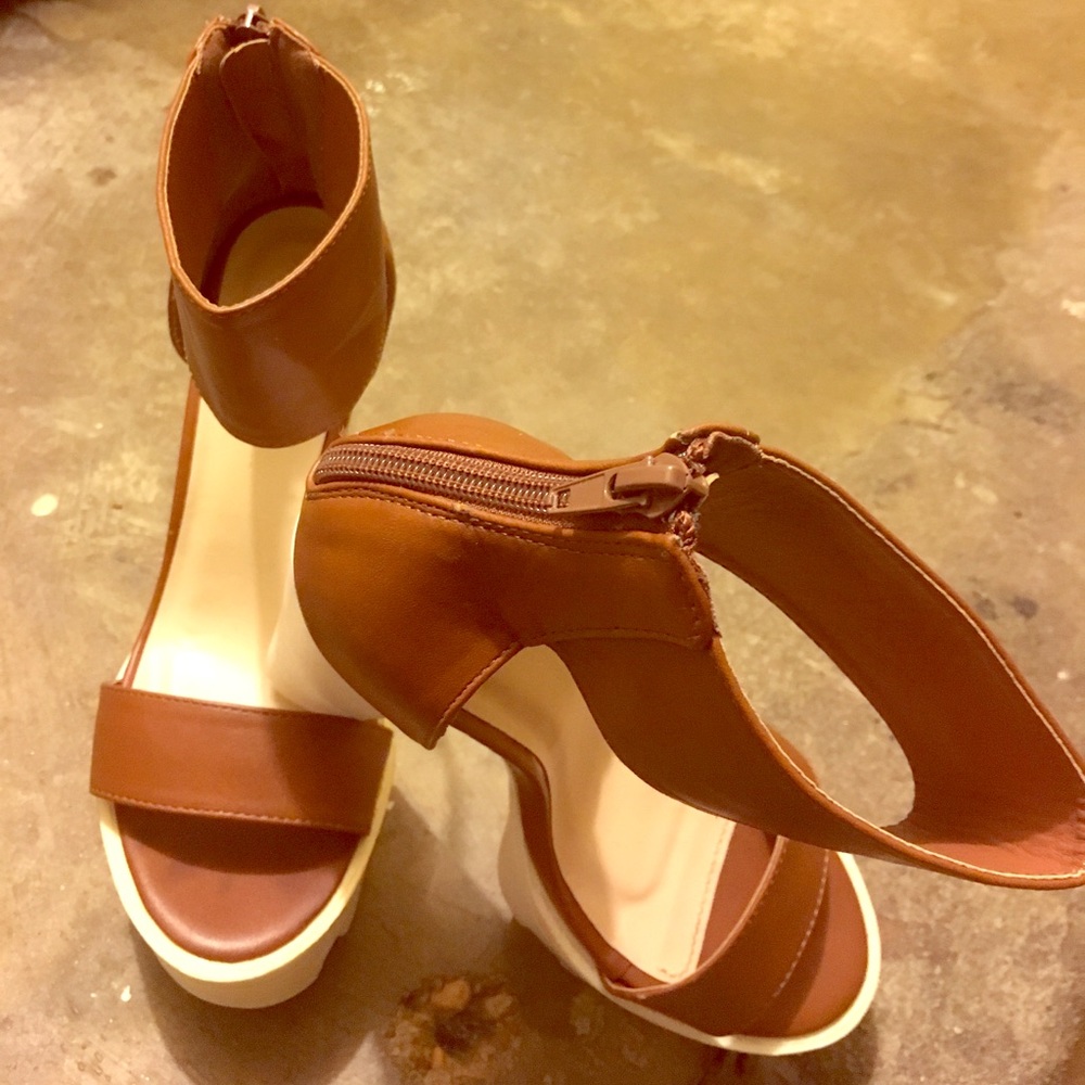 Platform Heel - Picture 7 of 7