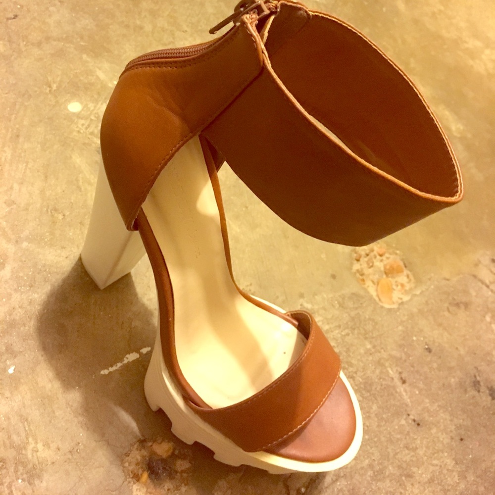 Platform Heel - Picture 4 of 7