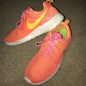 Nike Roche Runs
