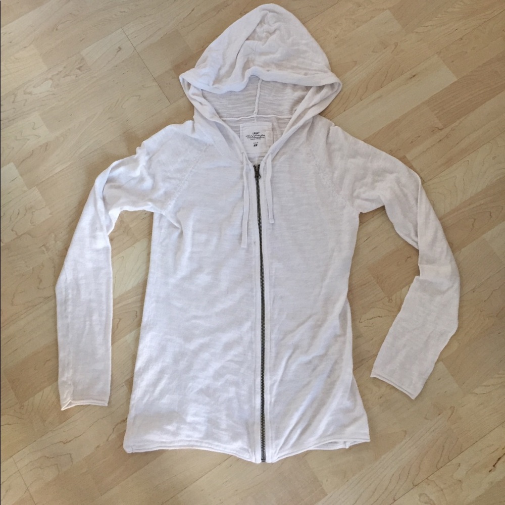 White H&M long sleeve full-zip sweater