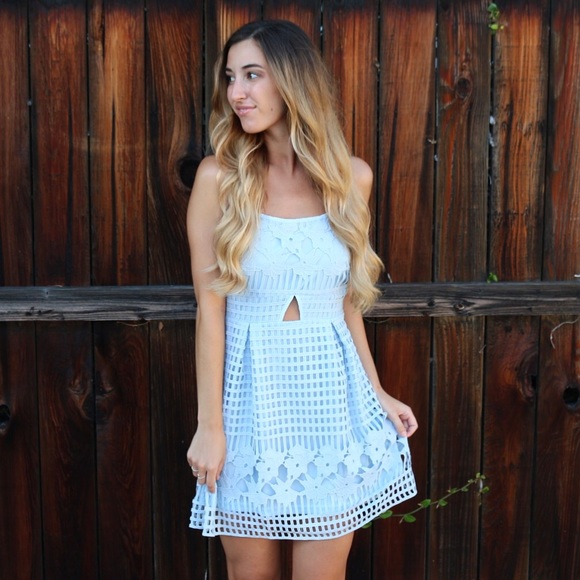 light blue lace dress - Picture 5 of 5