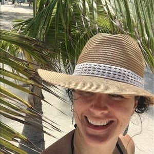 Meet your Posher, Julie