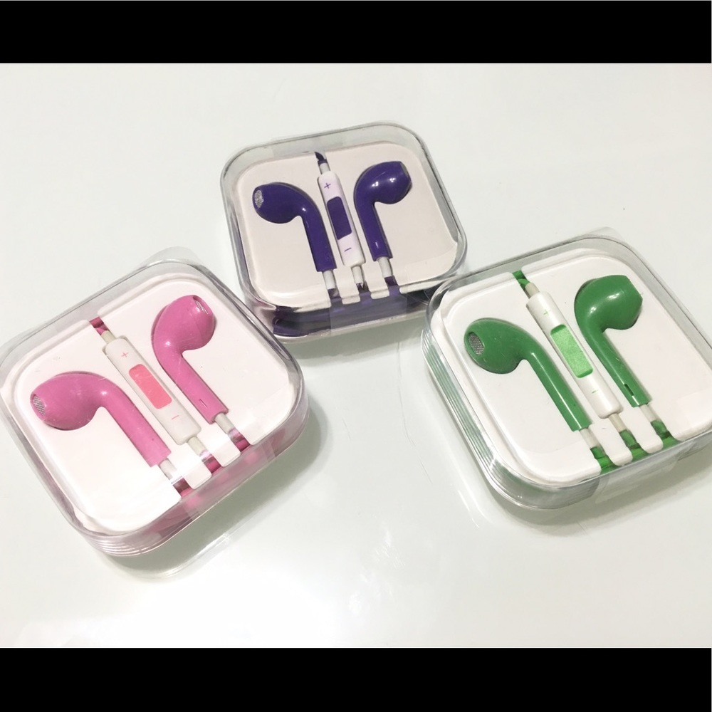 Brandnew earphones 3 pcs