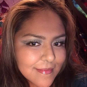 Meet your Posher, Iliana