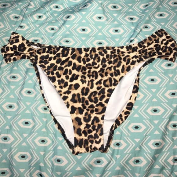 Pink cheetah bikini - Picture 5 of 6