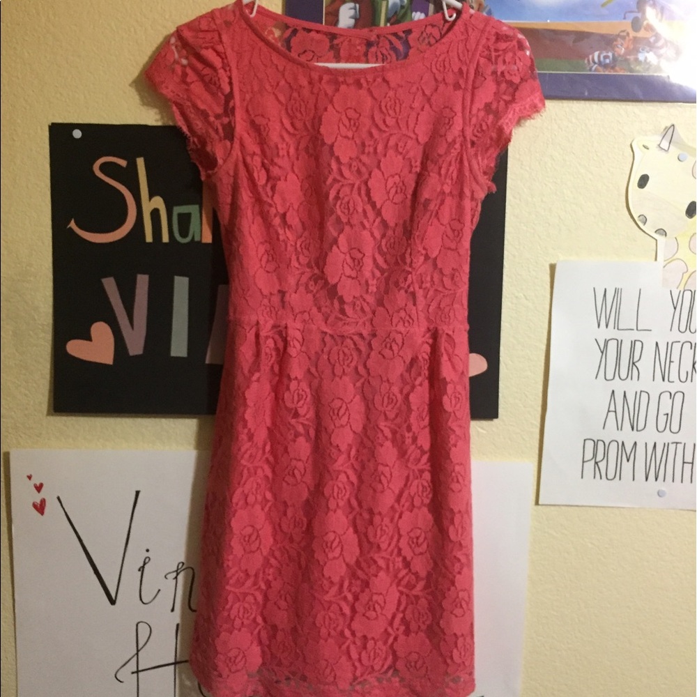 Coral lace backless dress