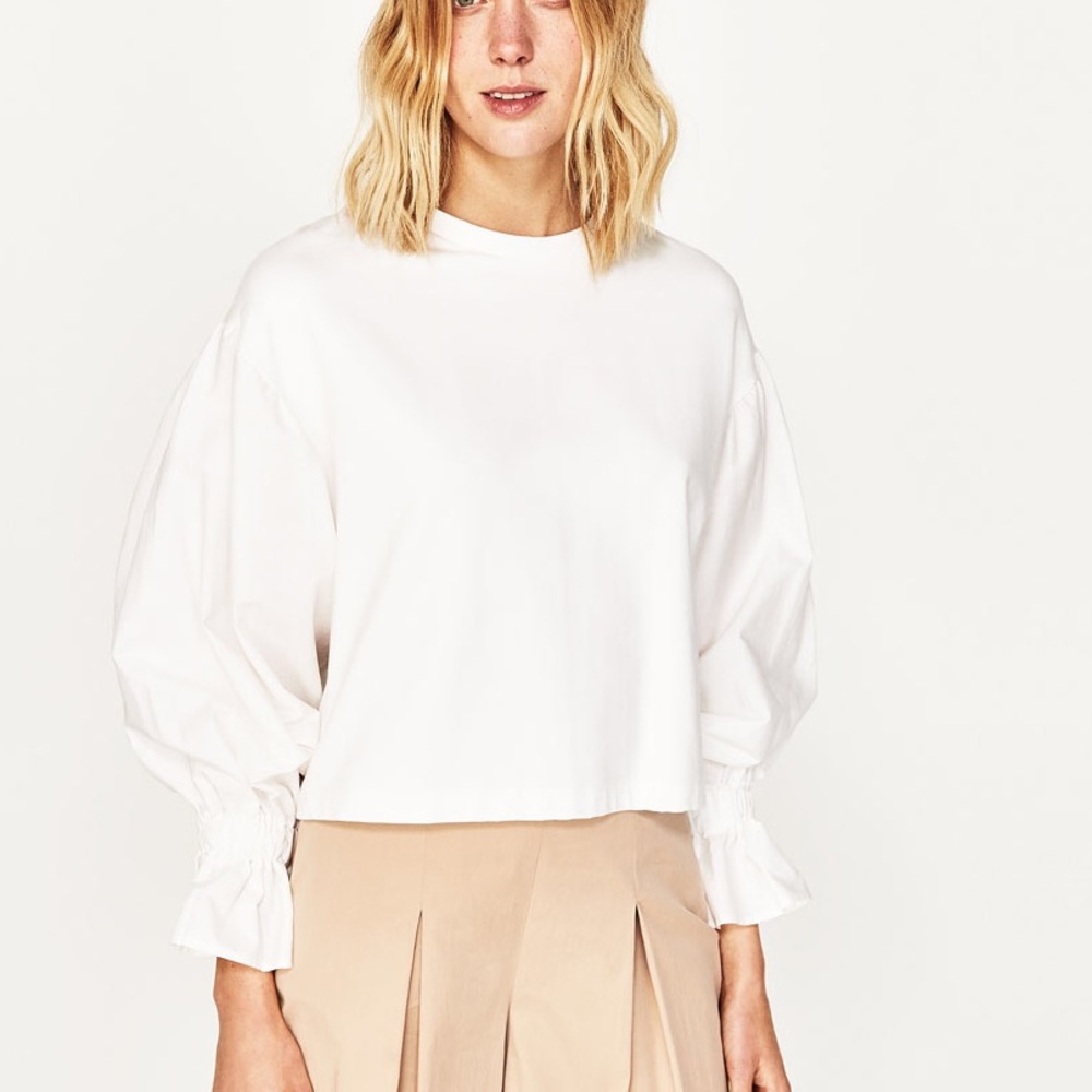 Zara sweatshirt with poplin sleeves-- medium
