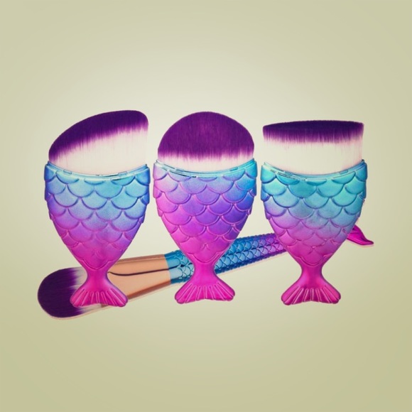 NEW 4pcs Mermaid Makeup Brush Set - Picture 3 of 5