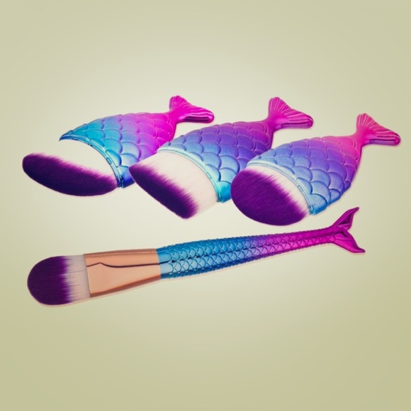 NEW 4pcs Mermaid Makeup Brush Set - Picture 2 of 5