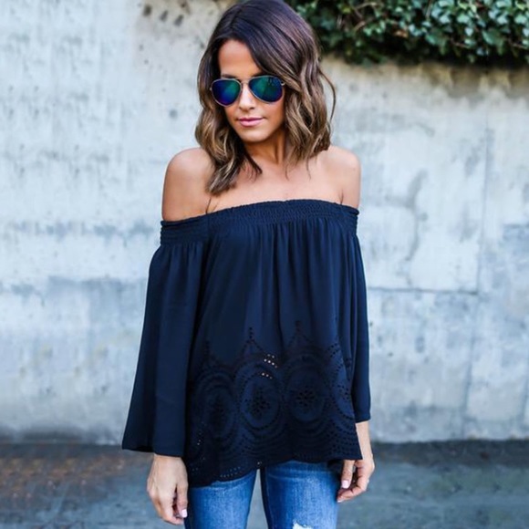 👉🏻LAST ONE— Navy Blue Off Shoulder Blouse - Picture 2 of 4