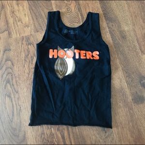 Hooters black tank top