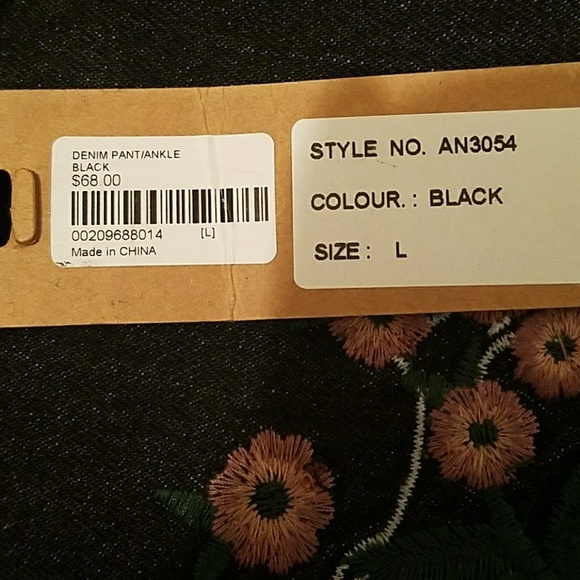 Pixie & Diamond Embroidered Jeans/Forever 21 - Picture 3 of 4