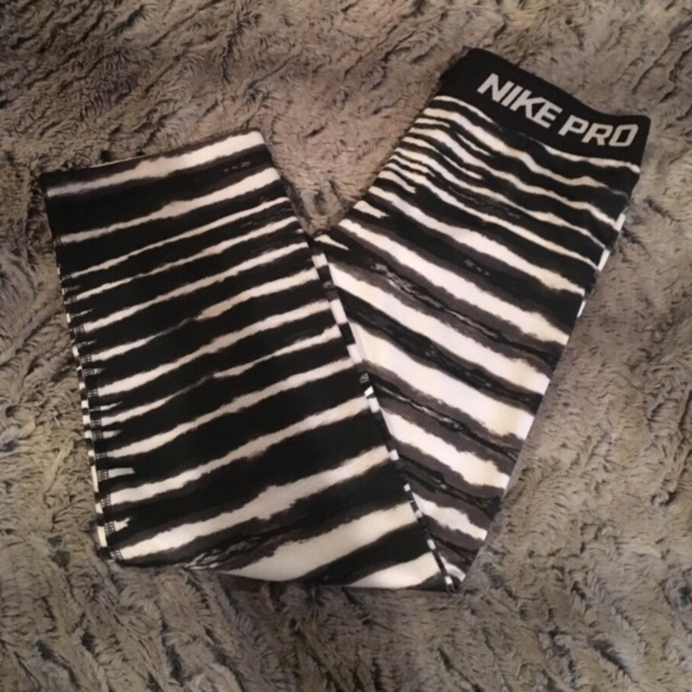 NEW!!! Nike Pro Workout Tights
