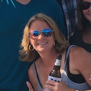 Meet your Posher, Carrie