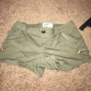 Really cute green shorts