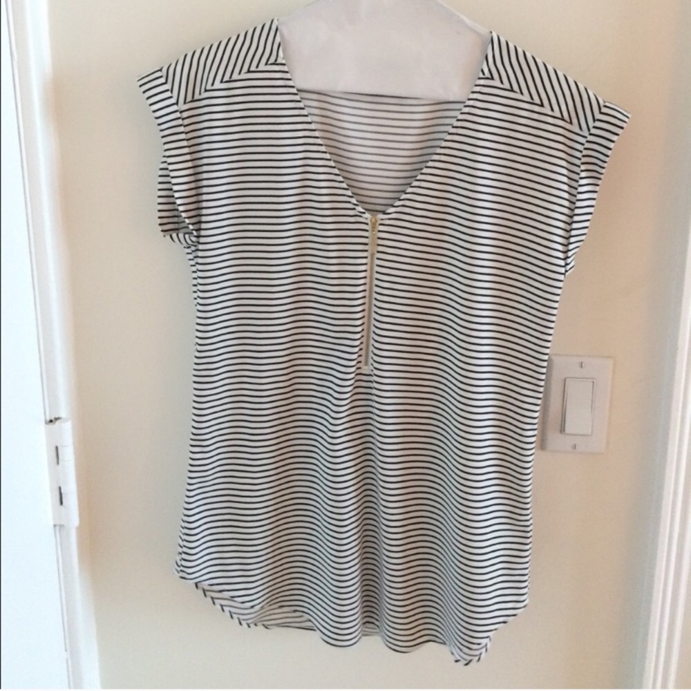 XS express zip up blouse