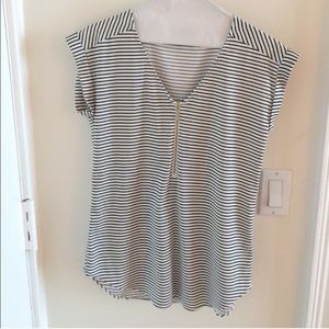 XS express zip up blouse