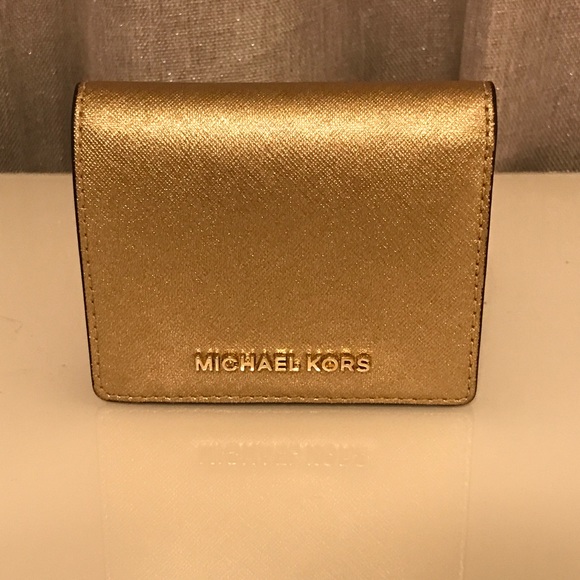 ❌SOLD❌ Michael Kors Jet Set Travel Metallic Wallet - Picture 2 of 6