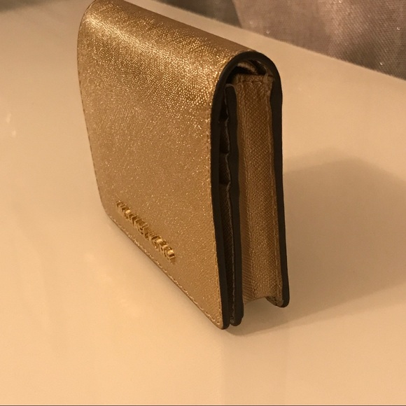 ❌SOLD❌ Michael Kors Jet Set Travel Metallic Wallet - Picture 3 of 6
