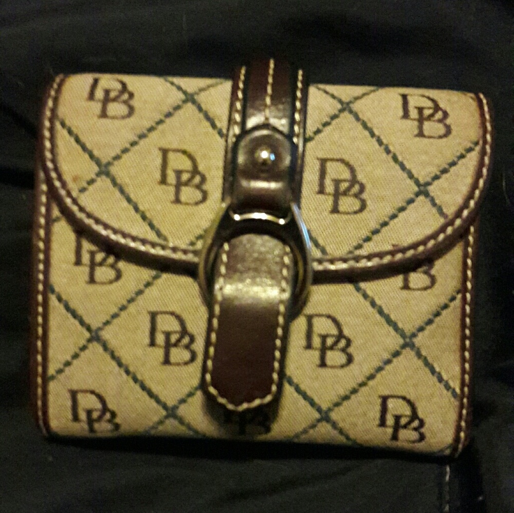Dooney and Bourke wallet