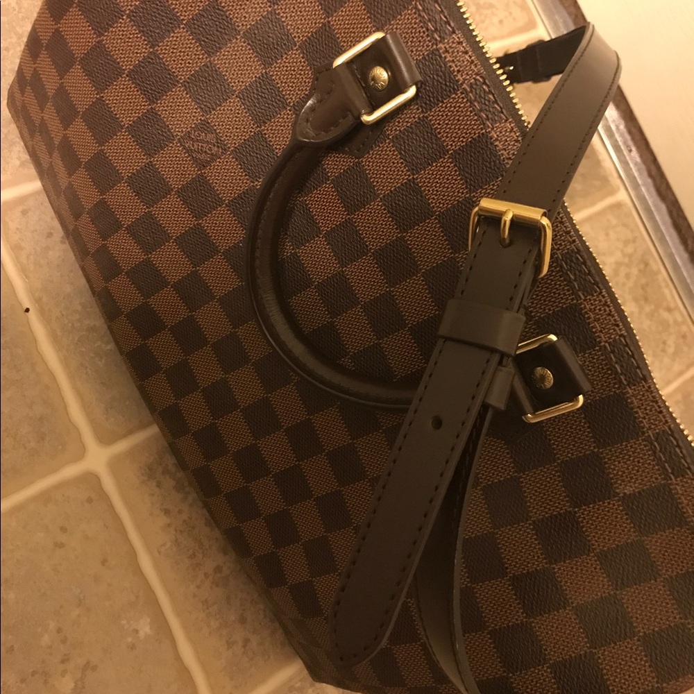 Louis Vuitton Bandouilere 35