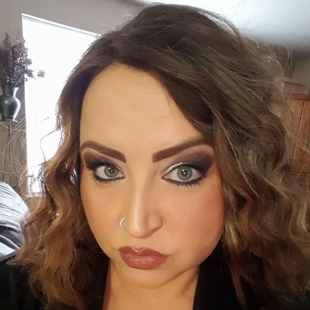 Meet your Posher, Carey