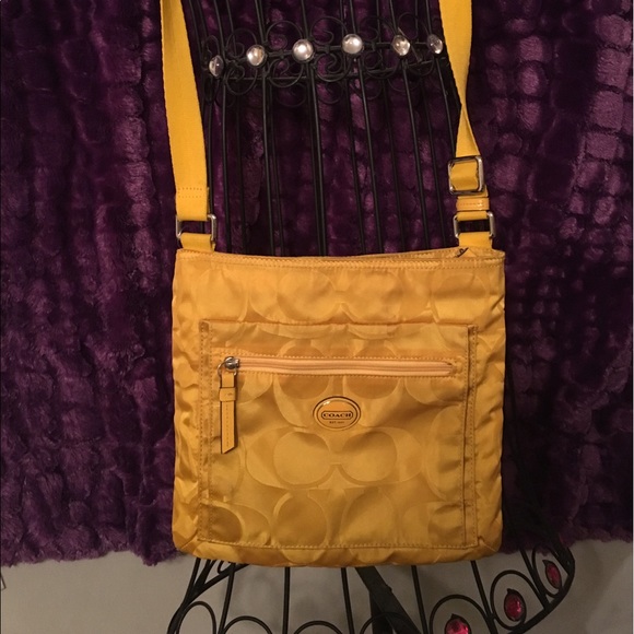 Coach Satchel - Picture 1 of 2