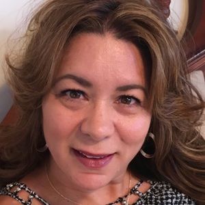 Meet your Posher, Adelita