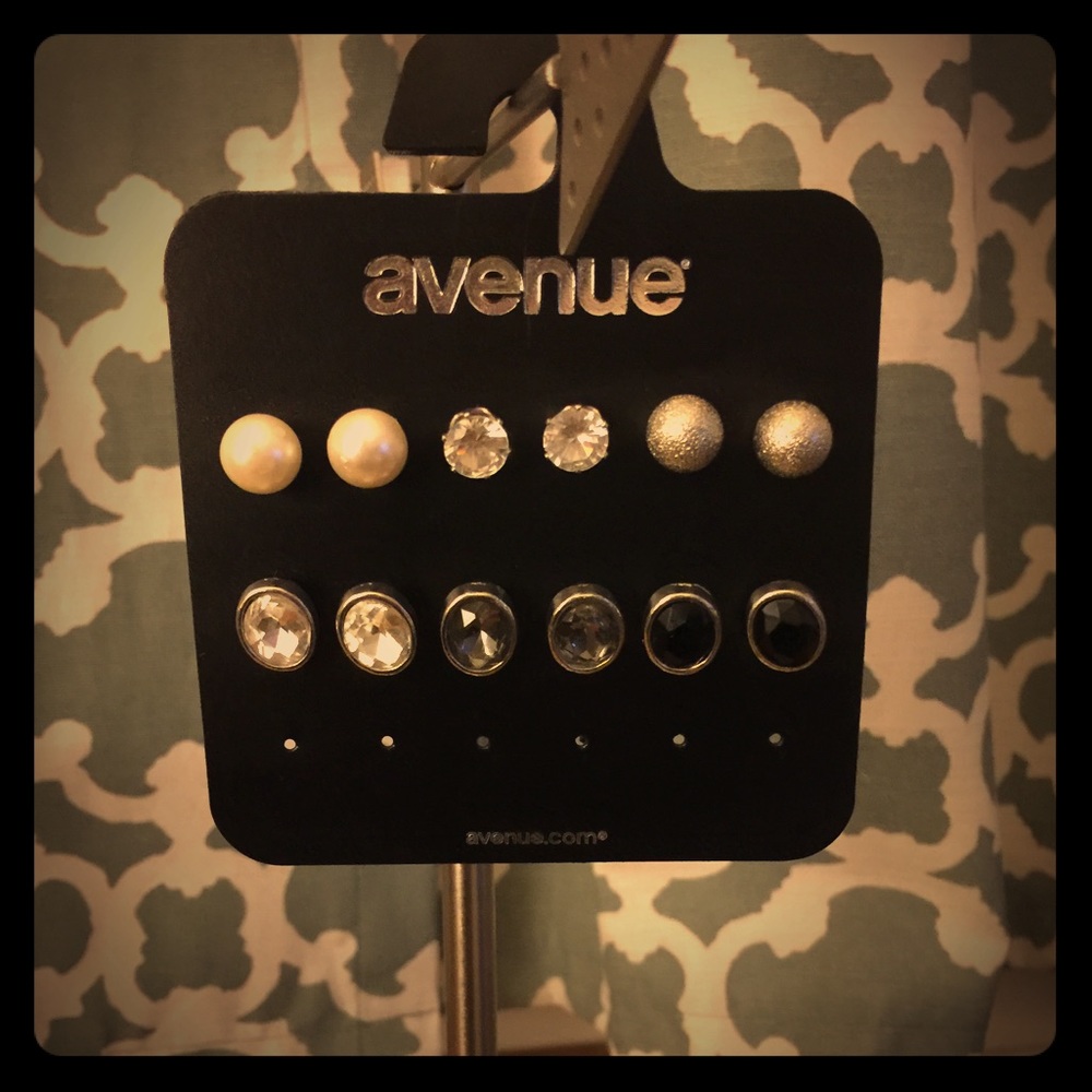 Avenue Stud Earrings
