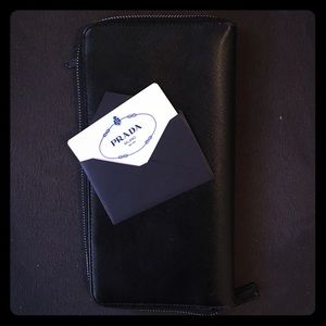 Prada black Saffiano Travel wallet - like new!